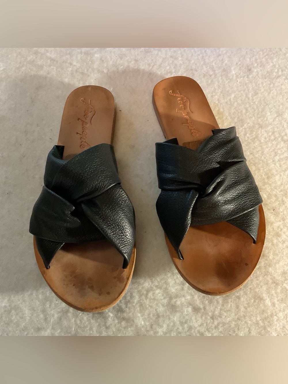 Free People Black Leather Knotted Slide Mules size 8/39